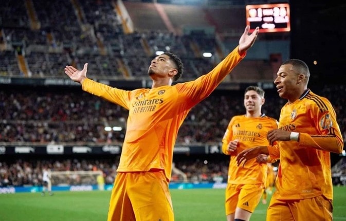 Real Madrid ngược dòng ngoạn mục trước Valencia, đòi lại ngôi đầu La Liga