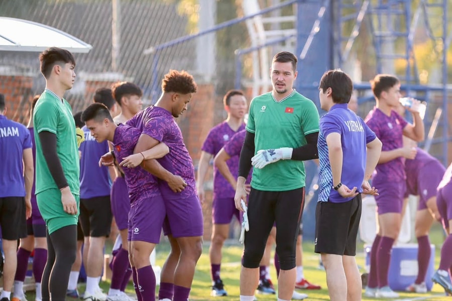ĐT Việt Nam rèn thể lực, sẵn sàng đấu Thái Lan tại Chung kết AFF Cup lượt về