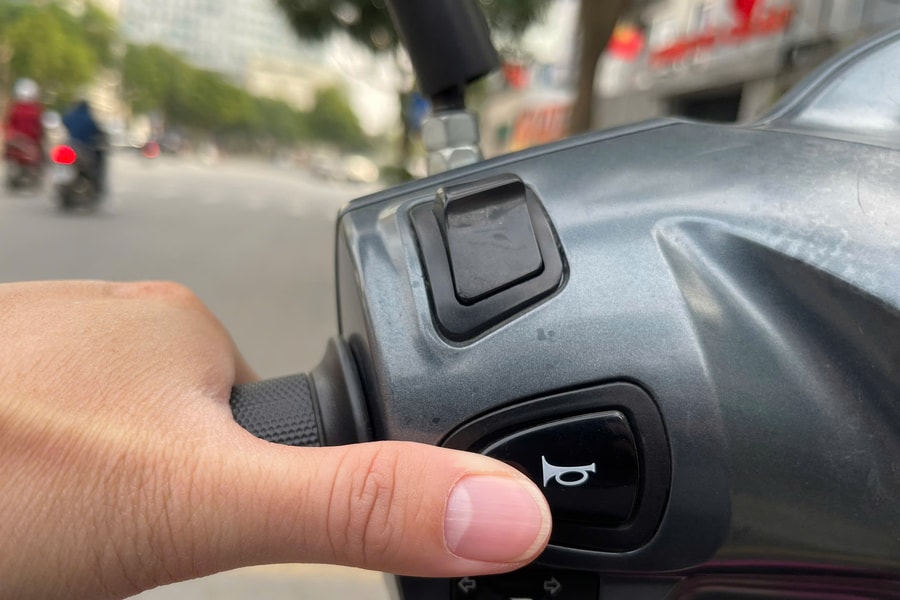 Bấm còi, rú ga liên tục trong khu đông dân cư bị phạt đến 10 triệu đồng