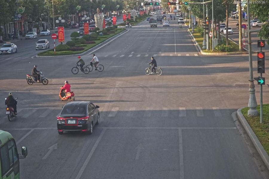 Người đi xe đạp vượt đèn đỏ cũng bị phạt theo nghị định mới