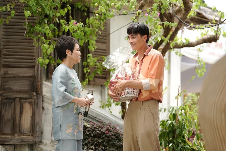 Phim 'Chị dâu' sắp chạm mốc 100 tỷ đồng, 'Kính vạn hoa' đối diện lỗ nặng