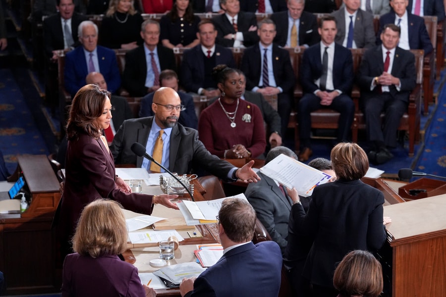 Bầu cử Mỹ 2024: Bà Harris chứng nhận chiến thắng của ông Trump tại Hạ viện