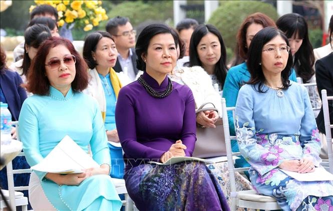 Phu nhân Tổng Bí thư gặp mặt thân mật đầu năm mới với Nhóm Phụ nữ Cộng đồng ASEAN tại Hà Nội