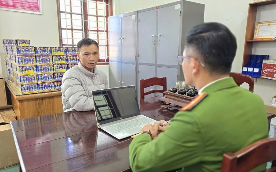 Gia Lai: Phát hiện hơn 2 tạ pháo nổ trong nhiều thùng ghi 'hạt điều'