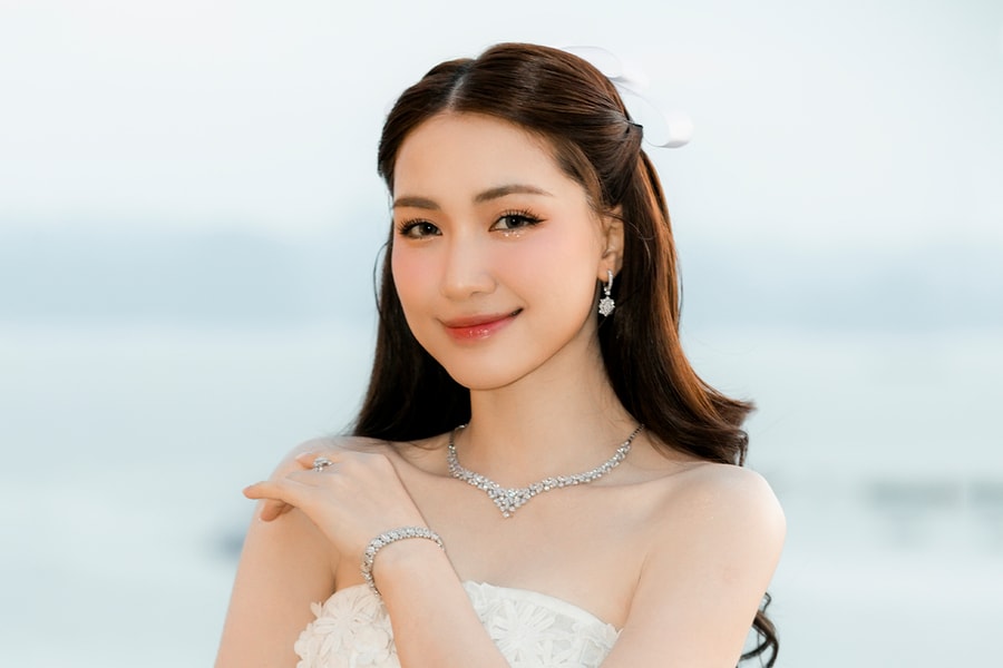 Hoà Minzy bất ngờ phải nhập viện cấp cứu