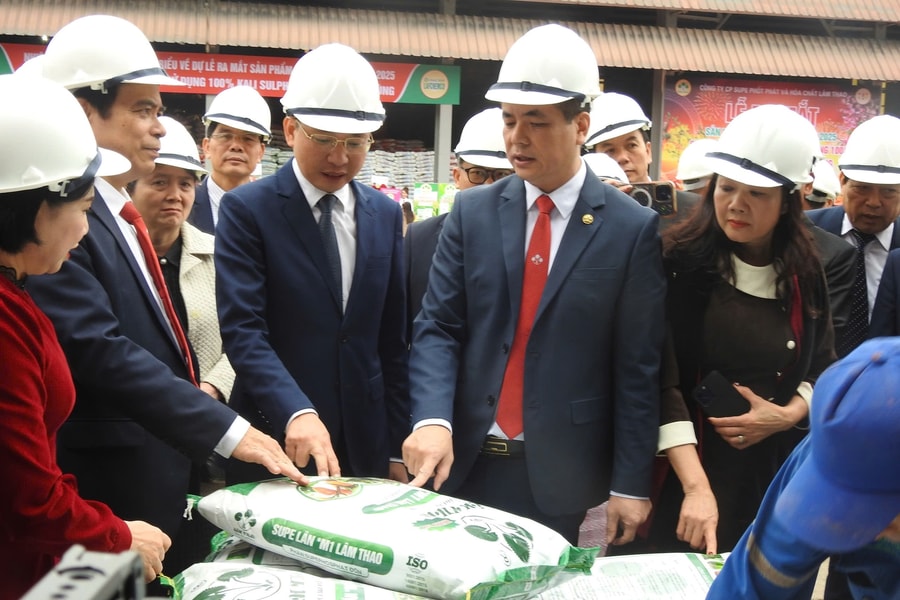 Supe Lâm Thao "trình làng" loạt phân bón thế hệ mới 2025, kiến tạo nông nghiệp bền vững