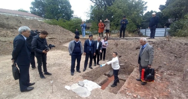 Phát hiện thêm những dấu tích mới về không gian điện Kính Thiên