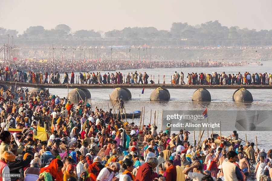 400 triệu người tham dự lễ hội tắm tập thể lớn nhất hành tinh