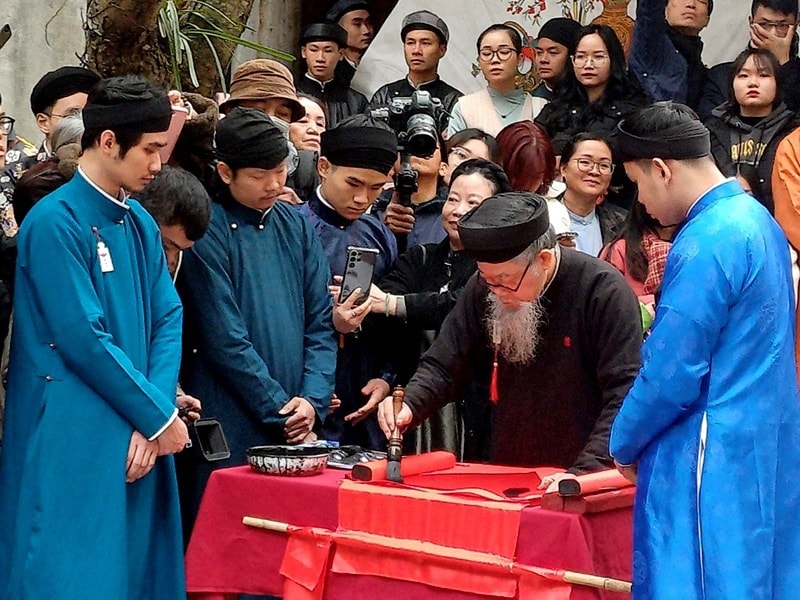 Tái hiện nhiều nghi lễ truyền thống tại 'Tết Việt - Tết Phố 2025'