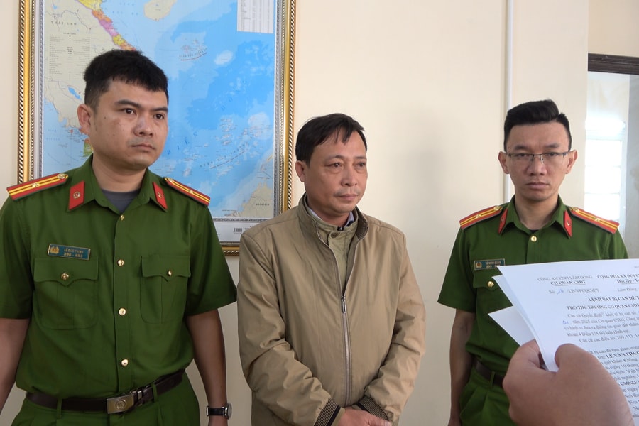 Bắt đối tượng lừa đảo làm giấy tờ đất, chiếm đoạt 800 triệu đồng