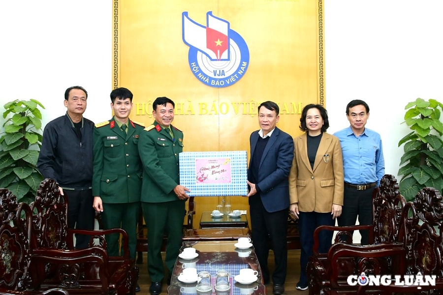 Thắt chặt tình hữu nghị truyền thống, tình đoàn kết đặc biệt giữa Sư Đoàn 312 và Hội Nhà báo Việt Nam
