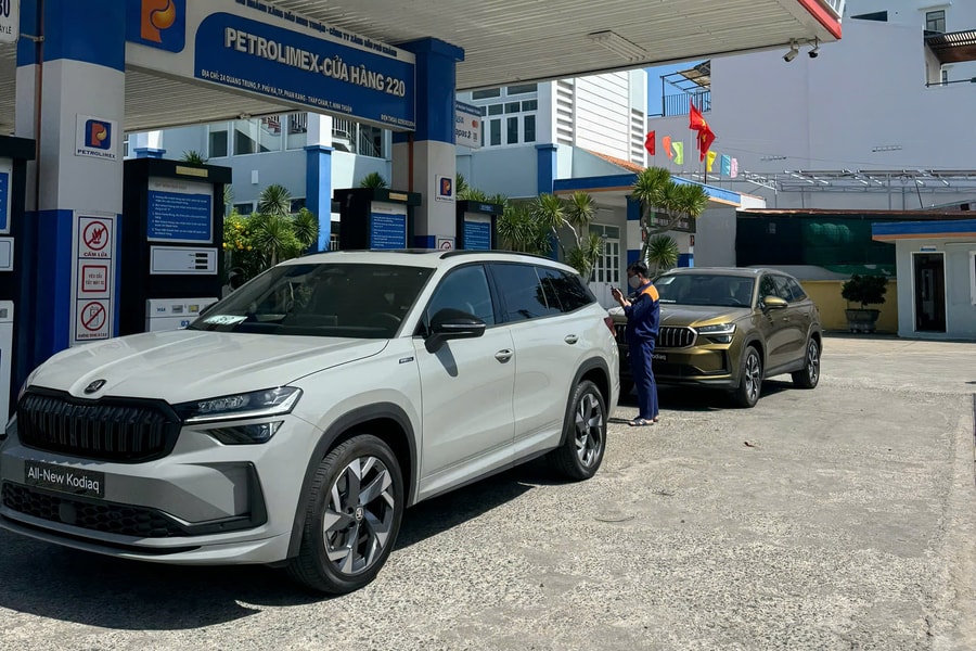 Ảnh thực tế Skoda Kodiaq 2025 lăn bánh trên đường, sẵn sàng giao xe trước Tết