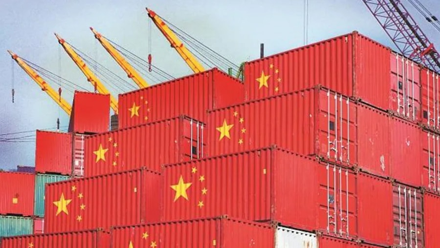 Thặng dư thương mại của Trung Quốc đạt kỷ lục gần 1 nghìn tỷ USD trước khi ông Trump trở lại