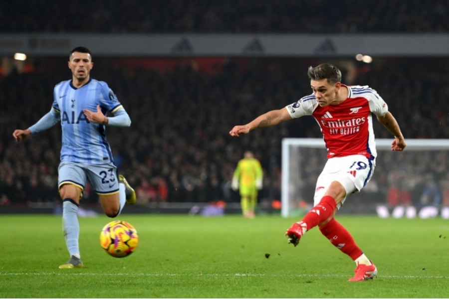 Đánh bại Tottenham, Arsenal hâm nóng cuộc đua vô địch Ngoại hạng Anh