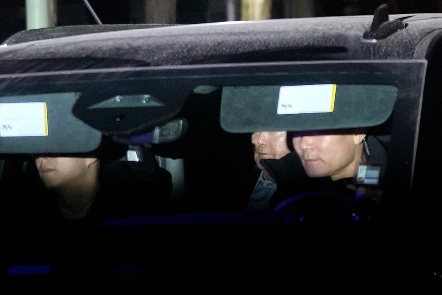 Tổng thống Hàn Quốc Yoon Suk Yeol bị thẩm vấn và giam giữ thế nào?