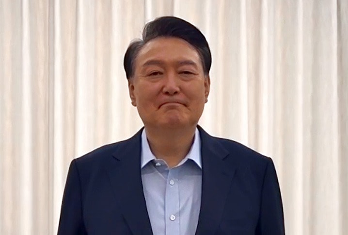 Tổng thống Hàn Quốc bị tòa án bác đơn thả tự do, tiếp tục từ chối thẩm vấn