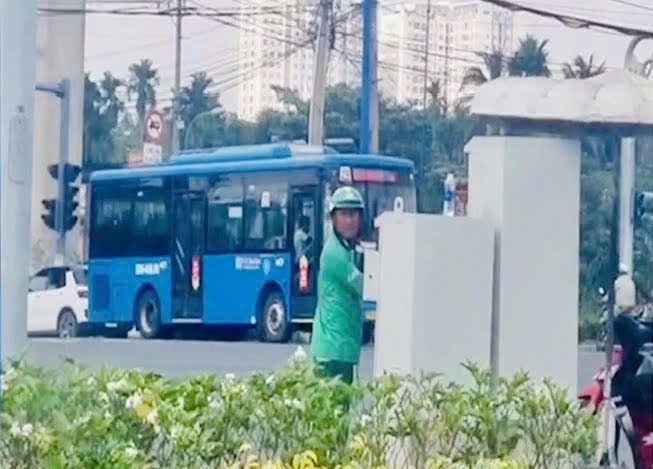 Phạt người đàn ông tự ý điều chỉnh đèn tín hiệu giao thông ở TP HCM