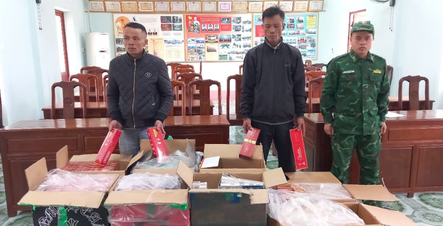 Quảng Ninh: Bắt giữ 2 đối tượng vận chuyển trái phép hơn 3.500 bao thuốc lá điếu nhập lậu