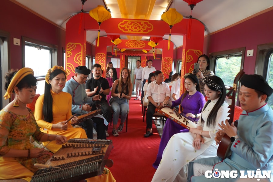 Tết Nguyên đán 2025, du lịch bằng tàu hỏa thu hút khách trải nghiệm