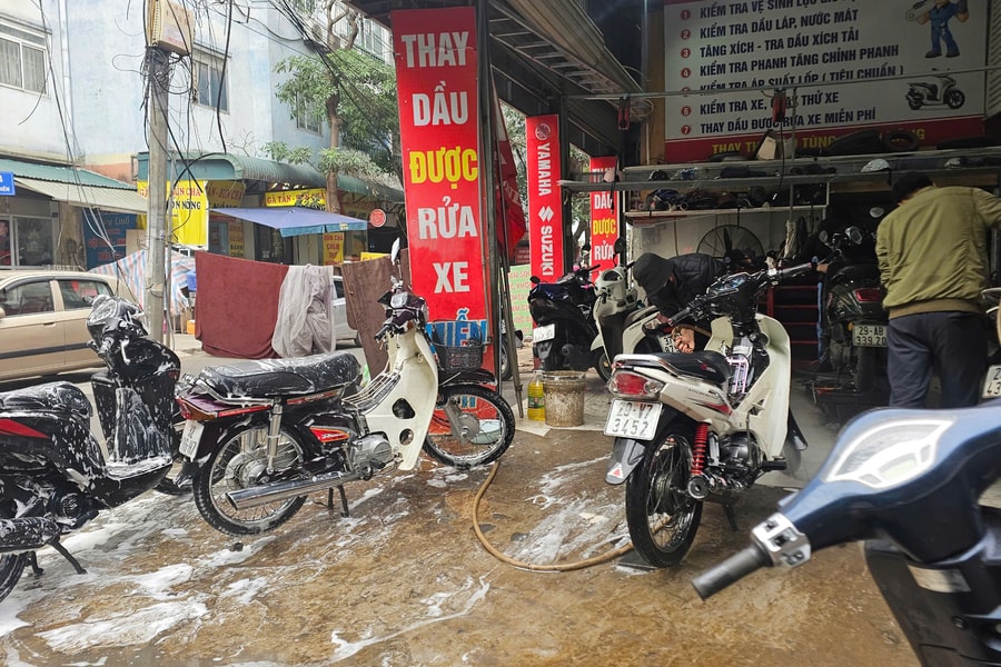 Rửa xe máy ngày 26 Tết Nguyên đán giá 10.000 đồng khiến nhiều người bất ngờ!