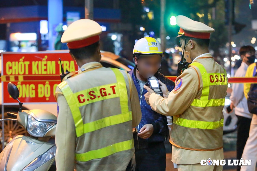 Ngày thứ 2 nghỉ Tết, hơn 2 nghìn tài xế bị xử phạt vi phạm nồng độ cồn