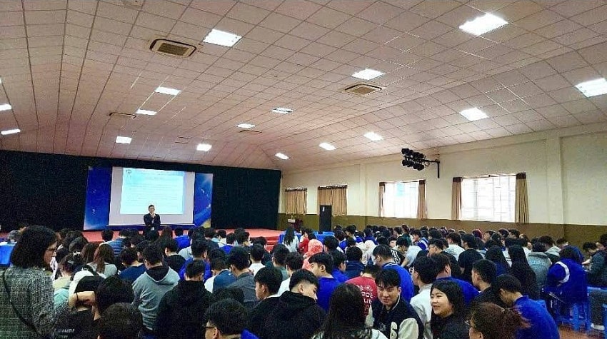 IVES kết hợp với Trường THCS-THPT Lê Quý Đôn định hướng tương lai cho thế hệ trẻ