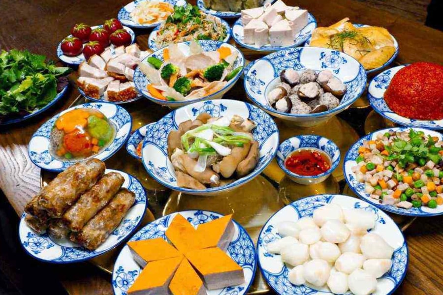 Mâm cỗ cúng sáng Mùng 1 Tết bao gồm những món gì?
