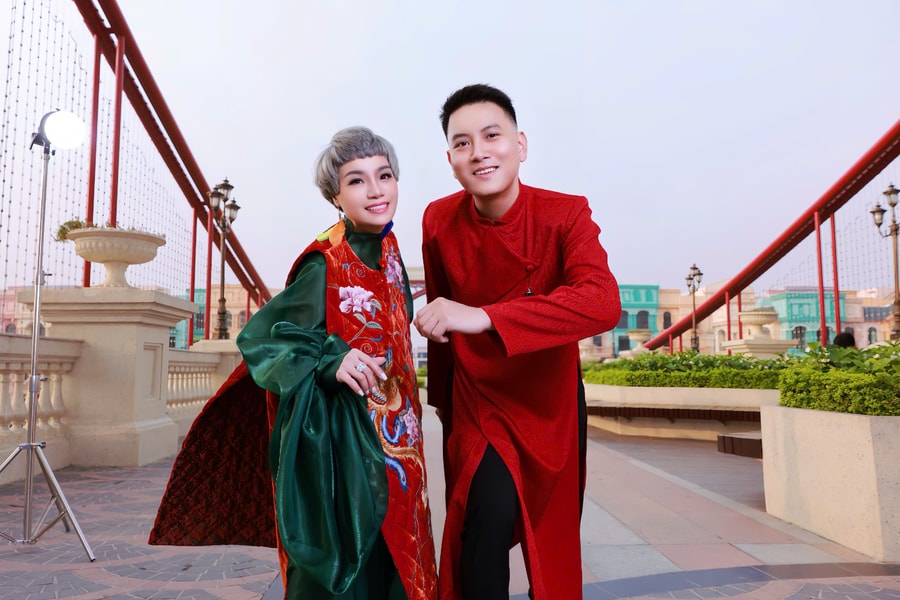 Ca sĩ Ngọc Khuê: 'Tôi muốn đưa âm nhạc dân gian Việt Nam bay xa hơn trên trường quốc tế'