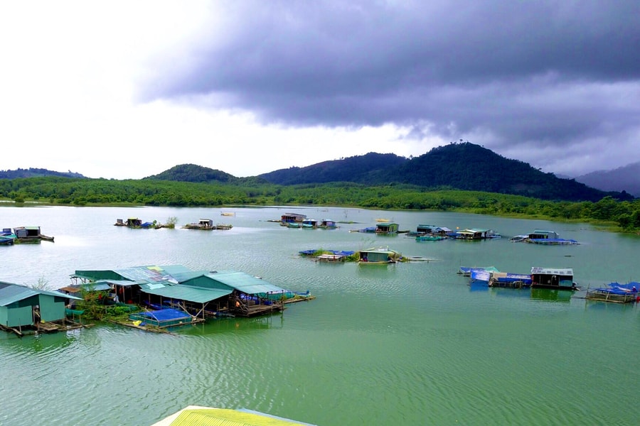 Người dân Kon Tum mở nhà hàng, làm tour du lịch trên dòng Sê San