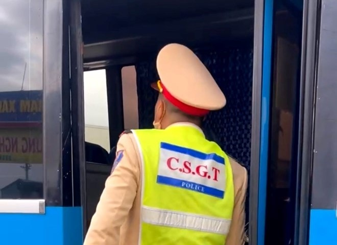 Hải Phòng: "Nhồi nhét" khách, một nhà xe bị xử phạt 15 triệu đồng