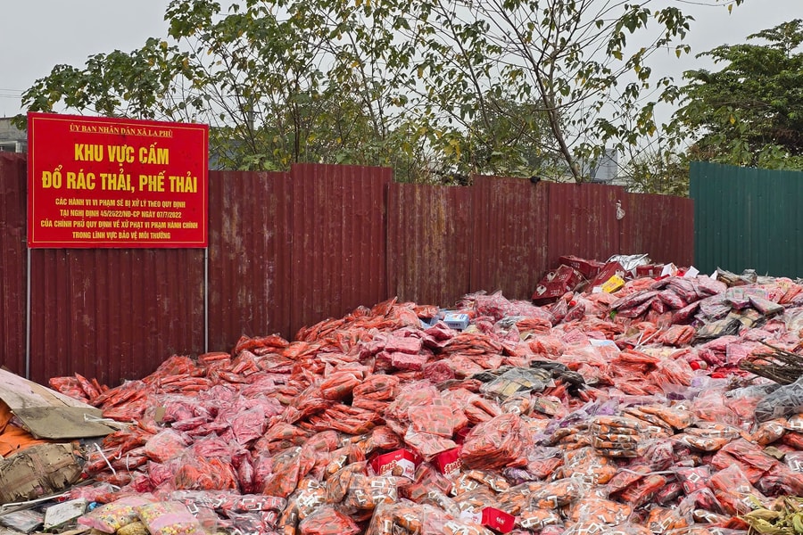 Hàng chục tấn đồ ăn bị vứt bỏ ở bãi rác: Không còn là chuyện nhỏ!