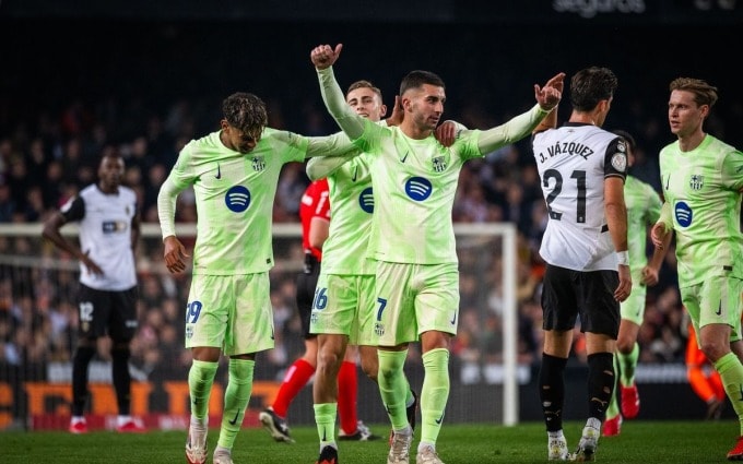 Barca thắng 'hủy diệt' Valencia, tiến vào bán kết Cúp Nhà vua