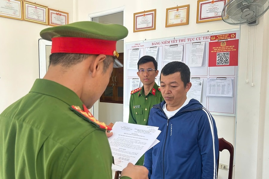 Điều tra vụ hai người tử vong do uống rượu pha chế từ cồn y tế