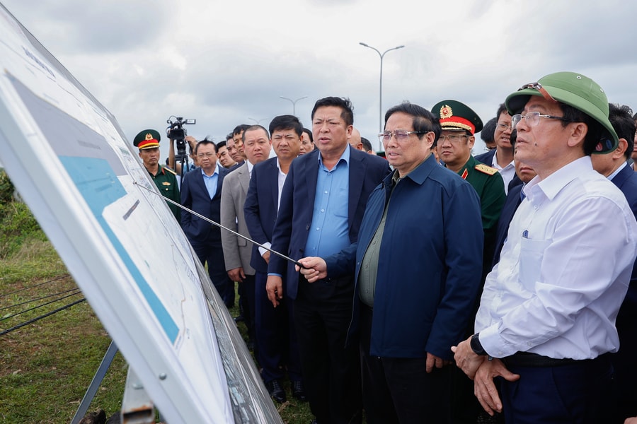 Thủ tướng Phạm Minh Chính thăm các cơ sở kinh tế trọng điểm, doanh nghiệp lớn của tỉnh Quảng Nam