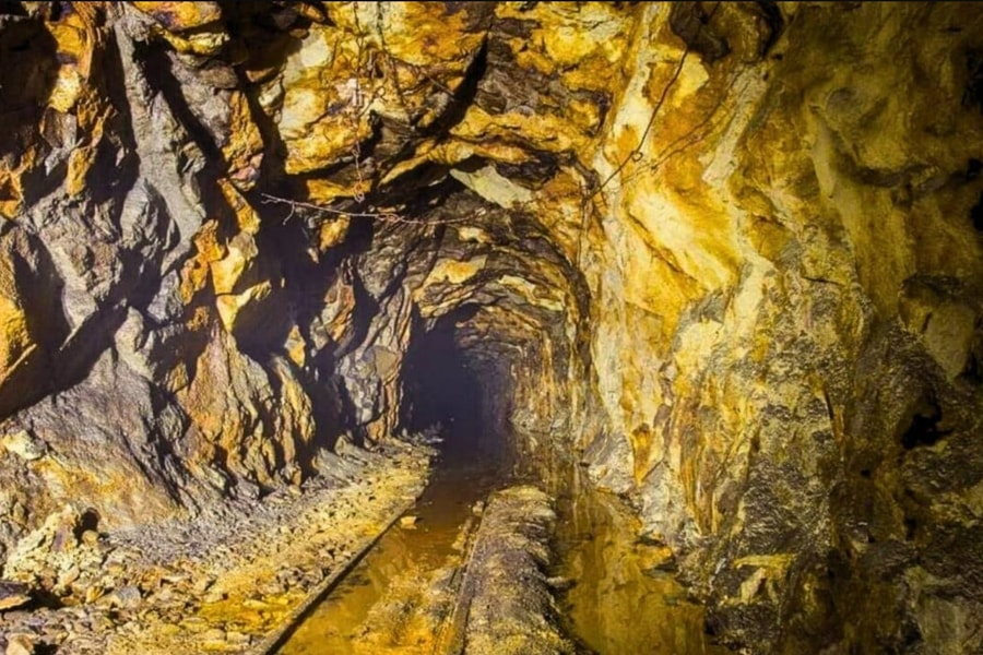 Trung Quốc phát hiện mỏ vàng nhiều đến mức có thể nhìn rõ bằng mắt thường