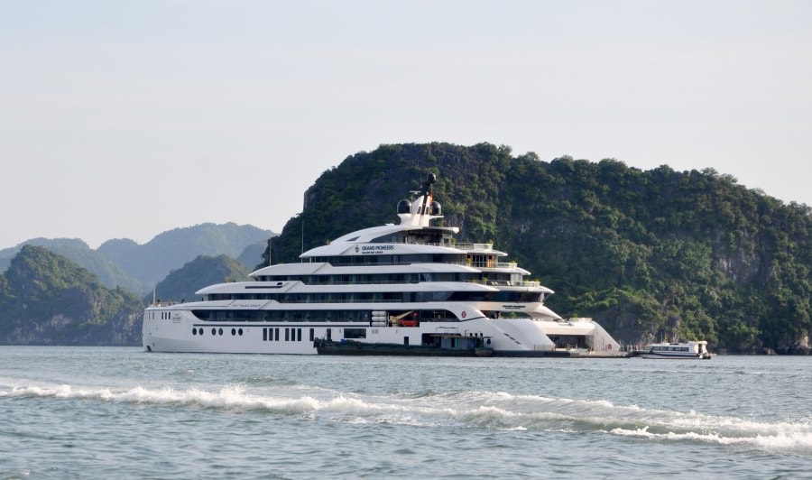 Du thuyền lớn nhất Vịnh Hạ Long nhận giải thưởng quốc tế “Hãng du thuyền sang trọng mới tại Việt Nam”