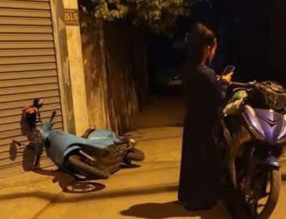 Dùng mũ bảo hiểm tấn công nữ tài xế, người phụ nữ bị phạt 7 triệu đồng