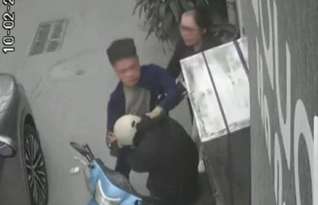 TP Hà Nội yêu cầu báo cáo vụ việc tài xế ôtô hành hung nam shipper trước ngày 21/2