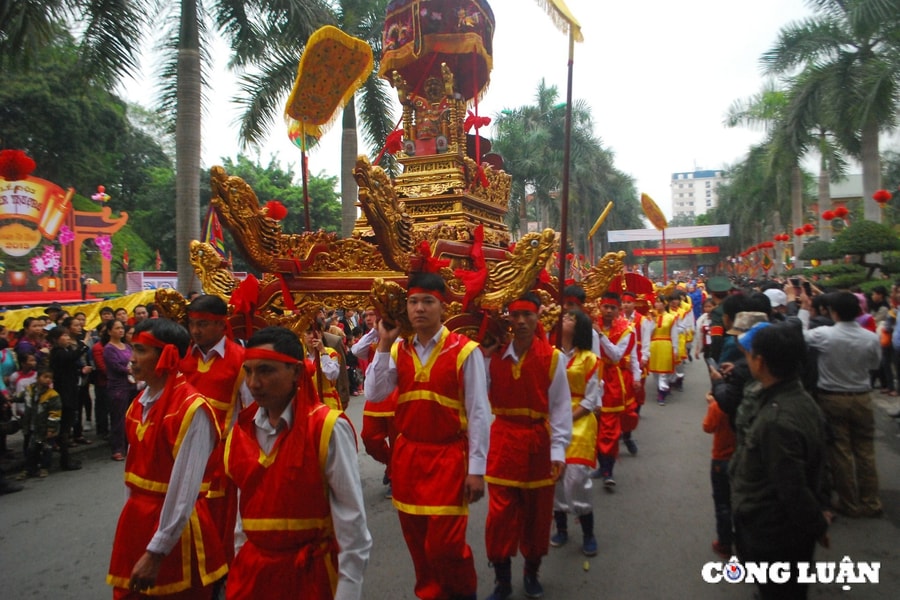 Hàng vạn người dự Lễ hội xuân đền Thượng