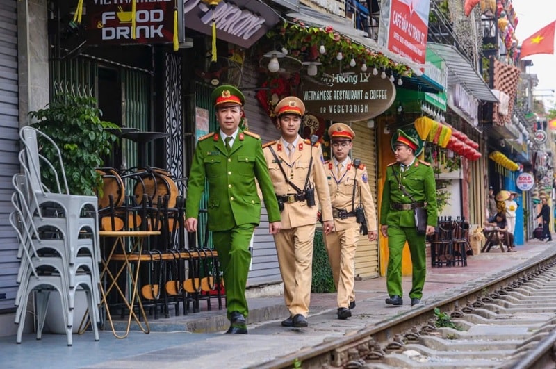 Cục CSGT sẽ kiểm tra, xử lý vi phạm hành lang an toàn đường sắt từ ngày 15/2