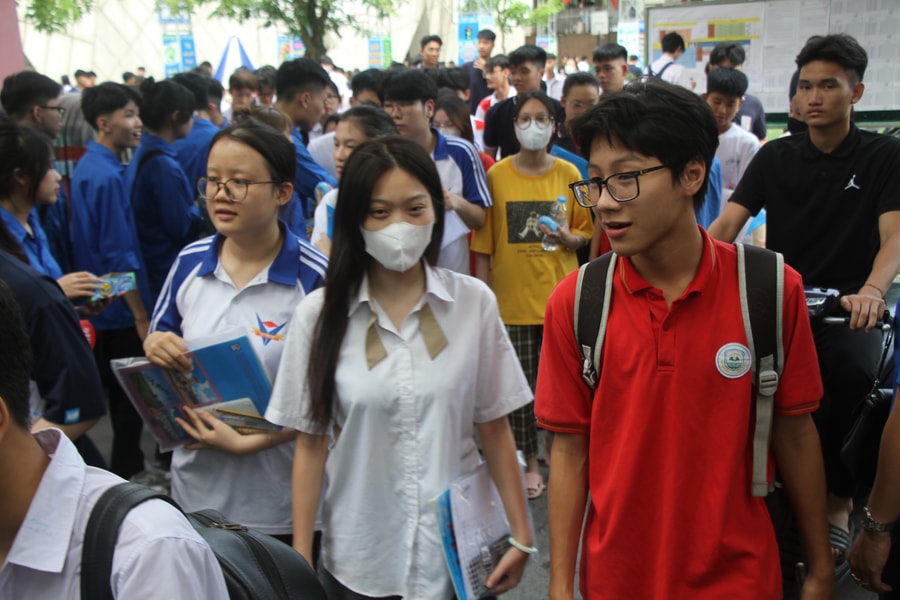 Siết dạy thêm học thêm: Rèn luyện kỹ năng tự học sẽ giúp học sinh nâng tầm