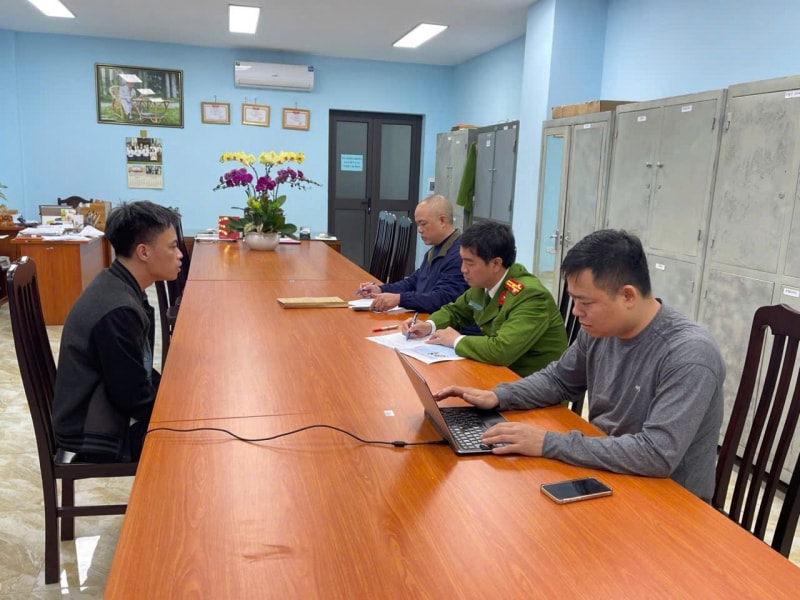 Bắt tạm giam tài xế ô tô Lexus hành hung nam shipper ở Hà Nội