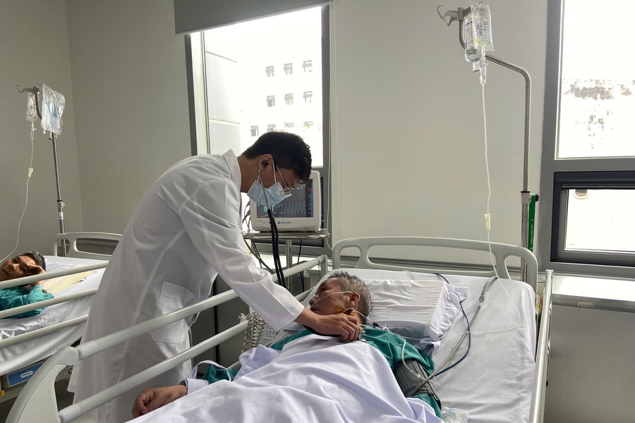 Nhiều bệnh nhân nhập viện vì mắc cúm diễn biến nặng, thậm chí nguy kịch