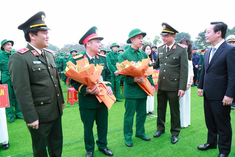 Nghệ An: Hơn 3.600 thanh niên ưu tú hăng hái lên đường nhập ngũ, thực hiện nghĩa vụ với Tổ quốc