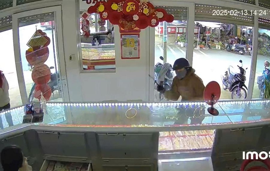 Đối tượng cướp tiệm vàng bị bắt giữ sau 24 giờ gây án