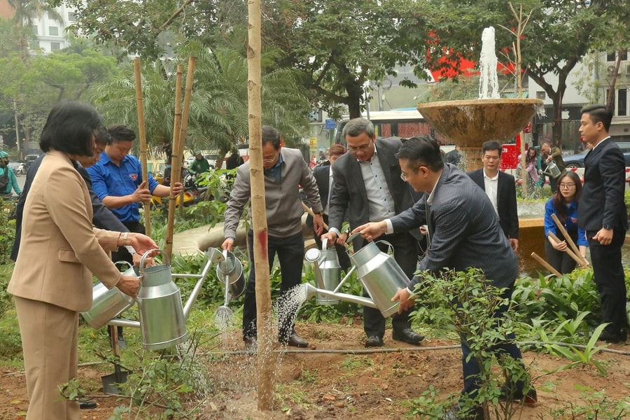 Hanoi Metro phát động “Tết trồng cây”, xây dựng văn hóa giao thông công cộng