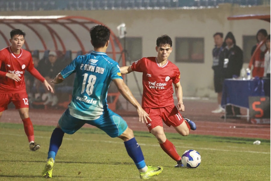 Nhâm Mạnh Dũng toả sáng, Thể Công Viettel thoát thua trước Đà Nẵng