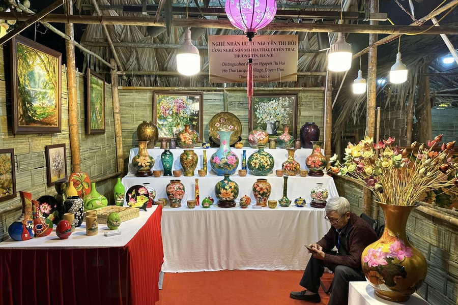 Nữ nghệ nhân luôn tâm huyết, gìn giữ nghề sơn mài Hạ Thái