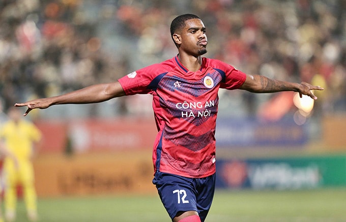 Filip nhận 'cơn ác mộng', Alan lập hat-trick giúp CAHN thoát thua ngoạn mục