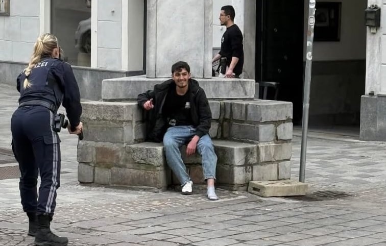 Áo: Nghi phạm đâm dao từng thề trung thành với khủng bố IS